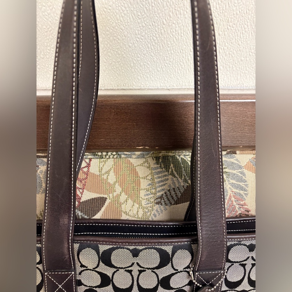 Coach Black and Cream Signature Tote - Picture 4 of 16
